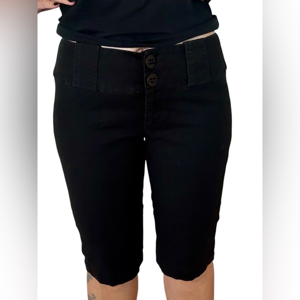 Betsey Johnson Betseyville Black Mid-rise Knee-Length Shorts